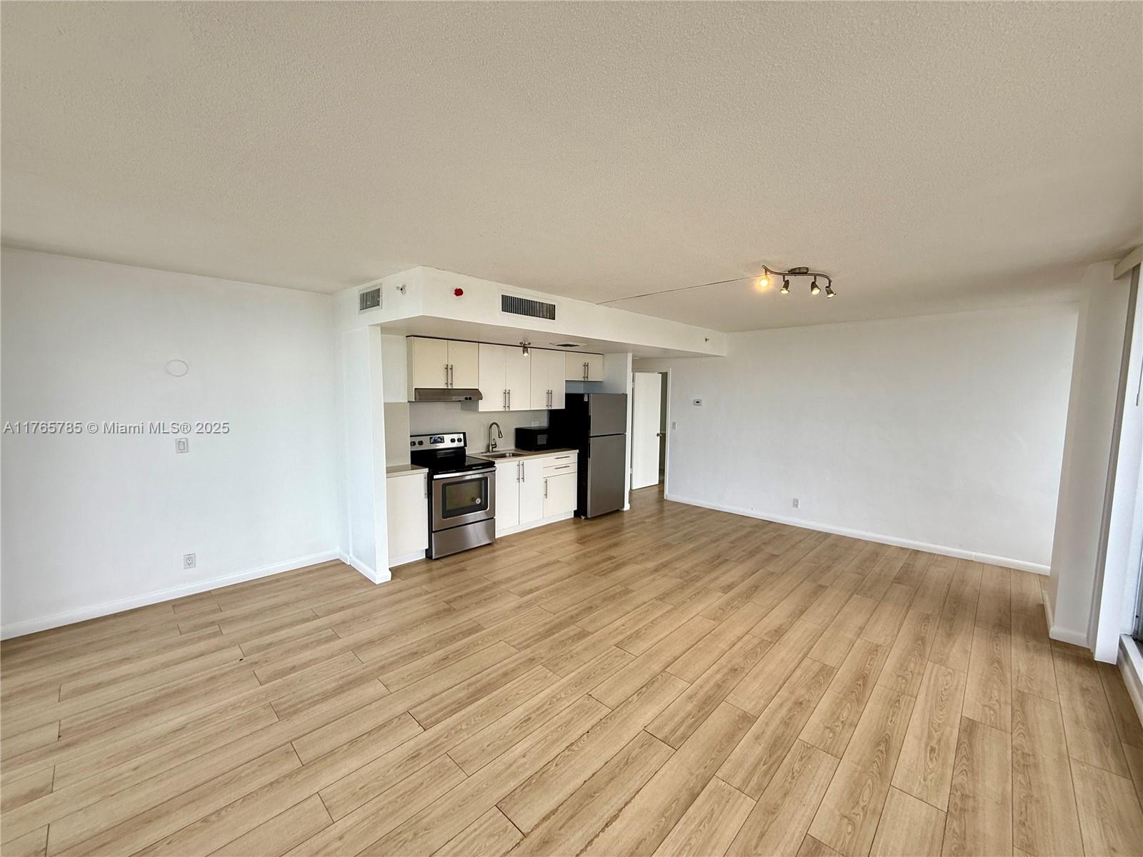 HOME TOWER CONDO - Residential Lease