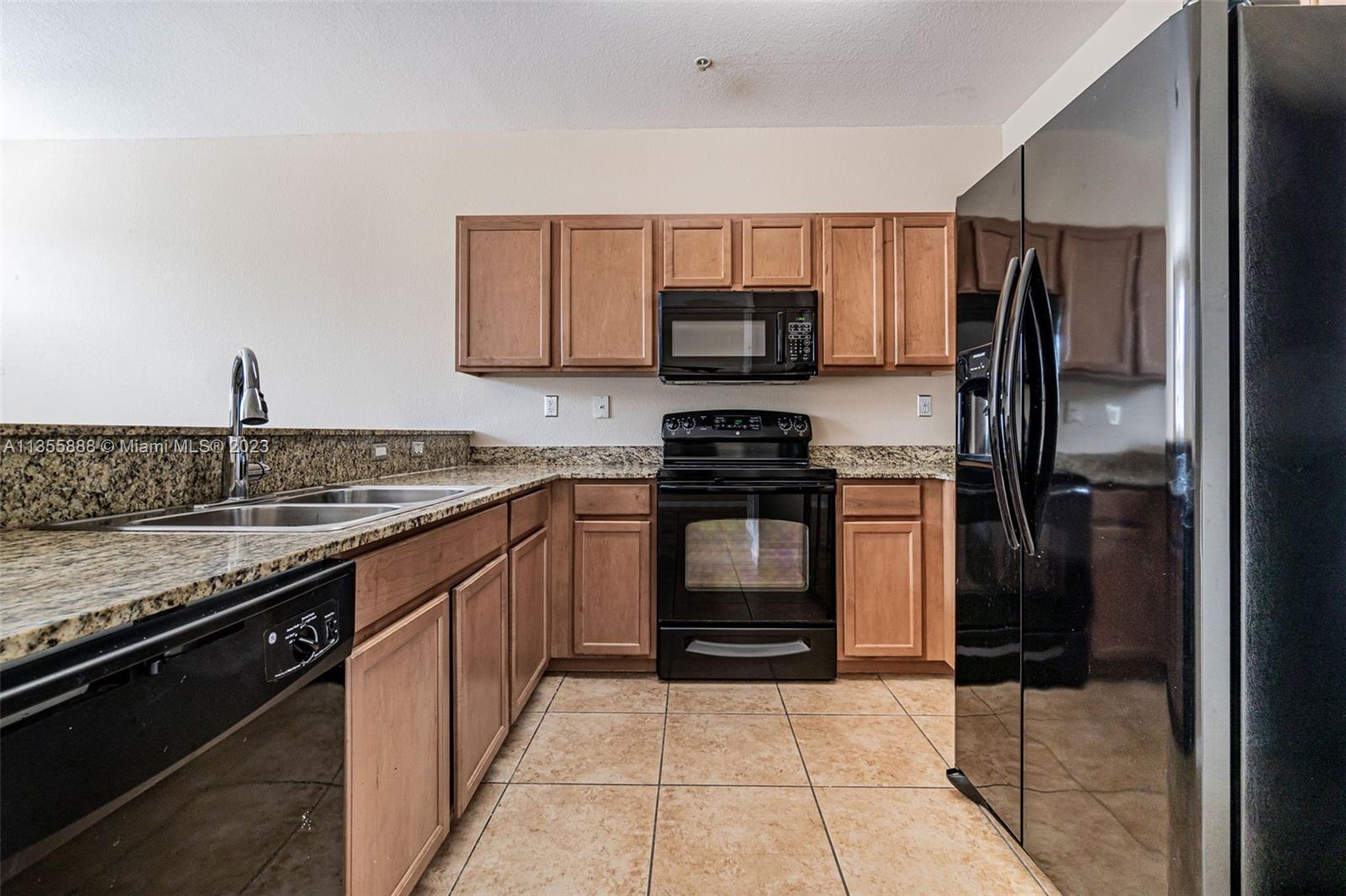 CORONADO AT DORAL VII CON - Residential Lease