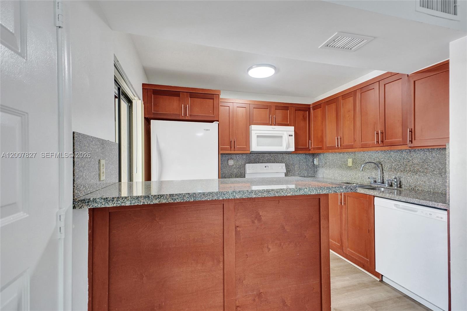 QUATRAINE CONDO I PH I - Residential