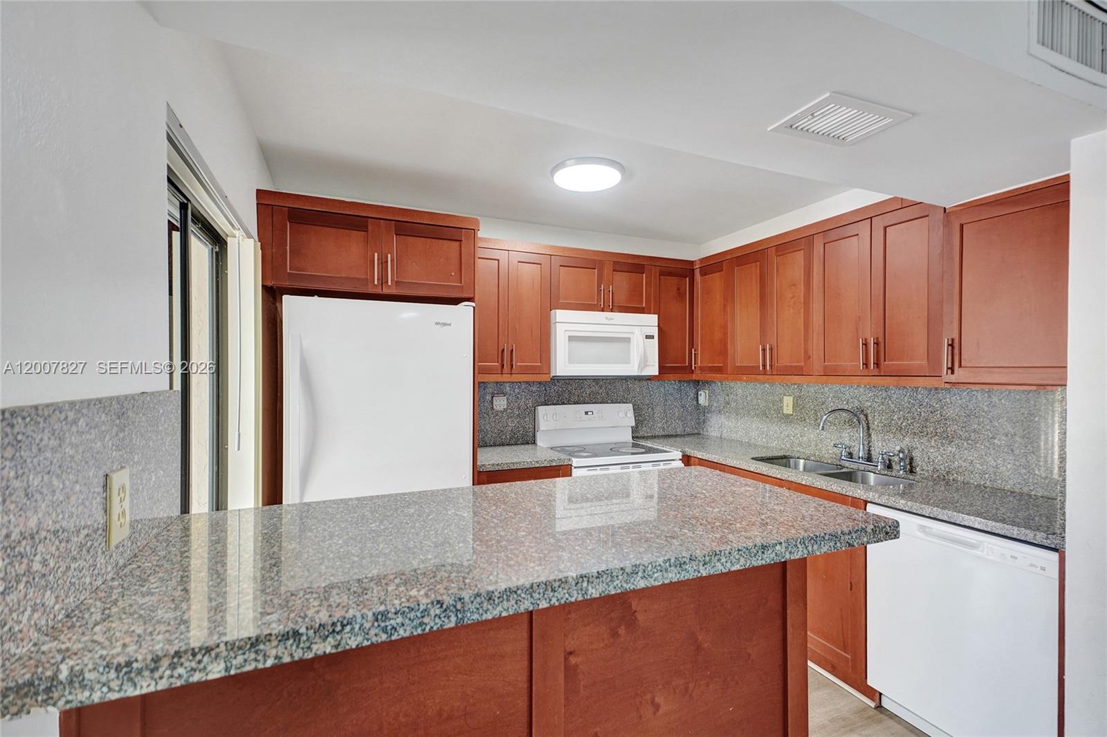 QUATRAINE CONDO I PH I - Residential