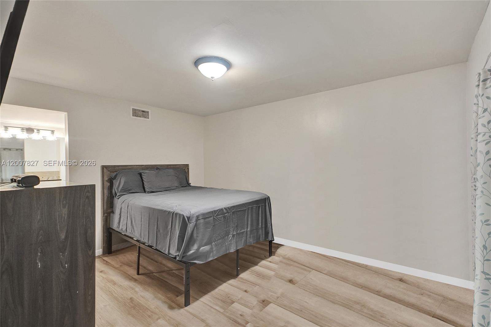 QUATRAINE CONDO I PH I - Residential