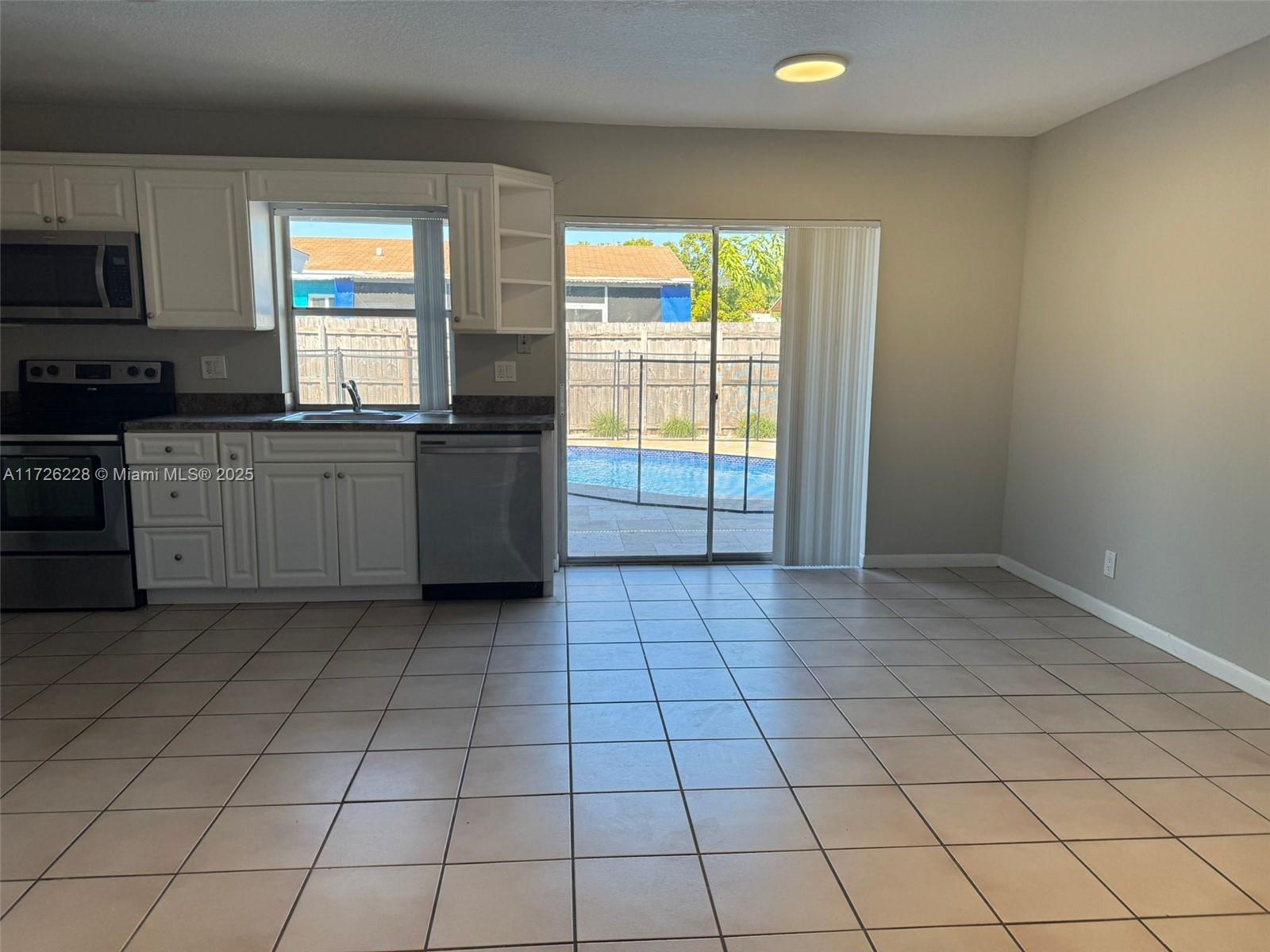 NORTH LAUDERDALE VILLAGE - Residential