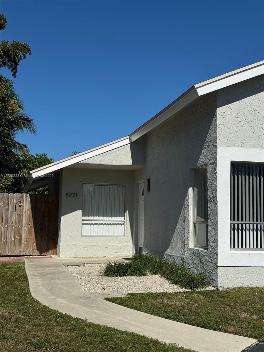 NORTH LAUDERDALE VILLAGE - Residential