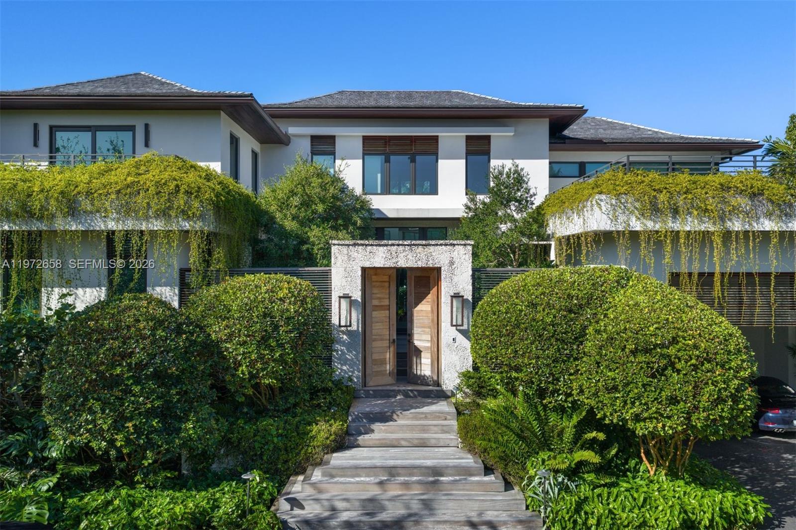 SUNRISE HARBOUR REV PL - Residential