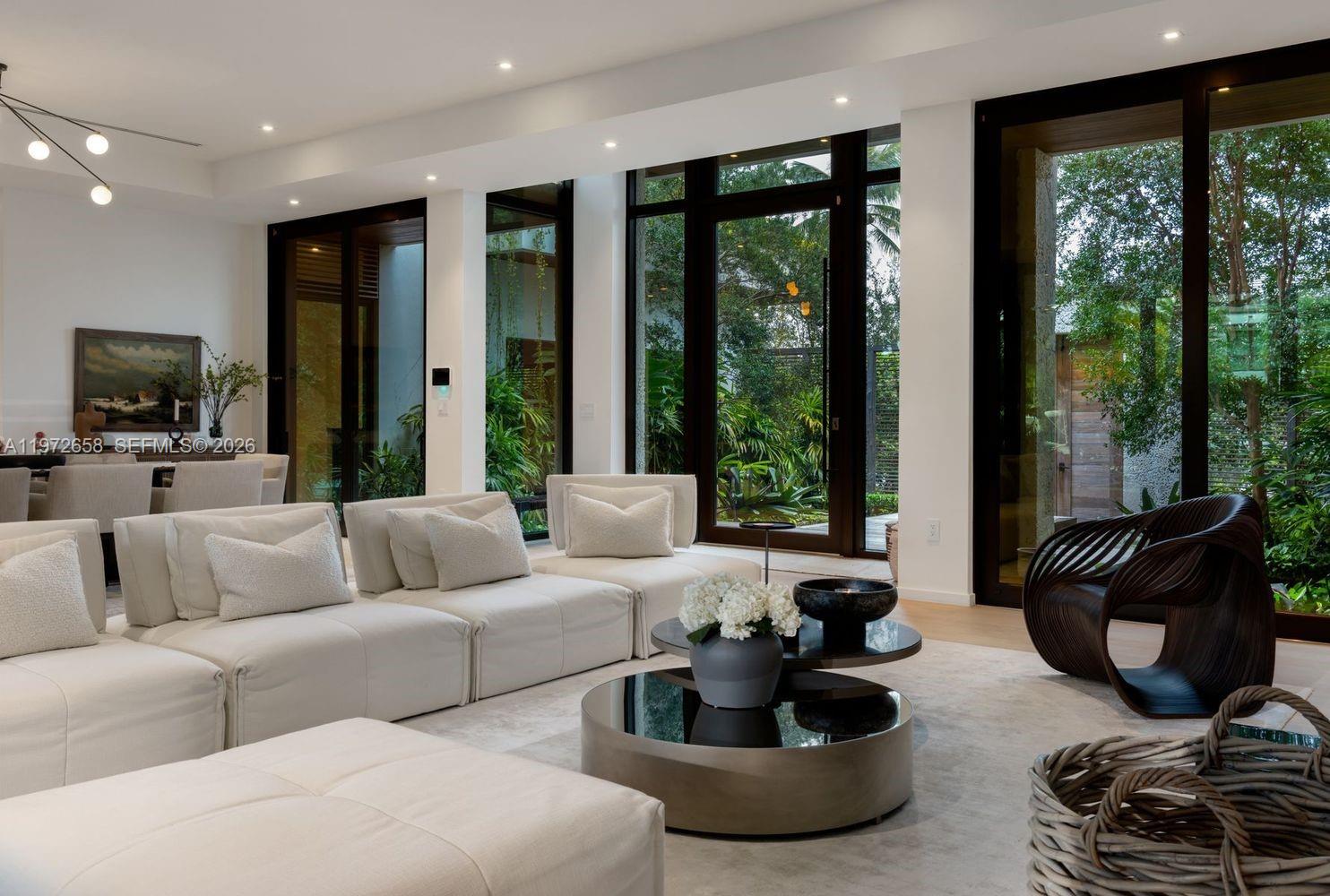 SUNRISE HARBOUR REV PL - Residential