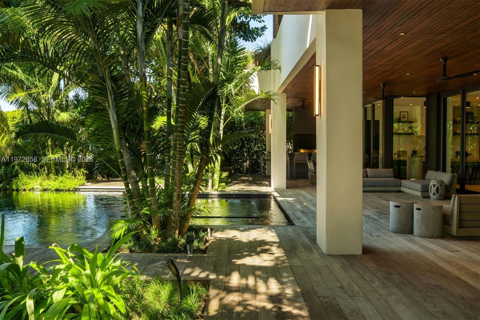 SUNRISE HARBOUR REV PL - Residential