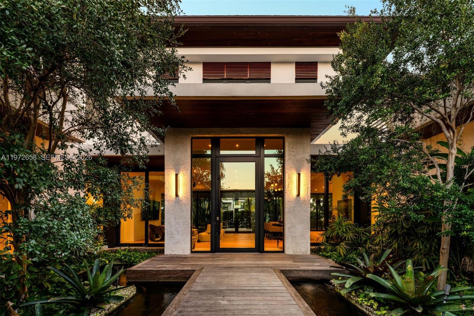 SUNRISE HARBOUR REV PL - Residential