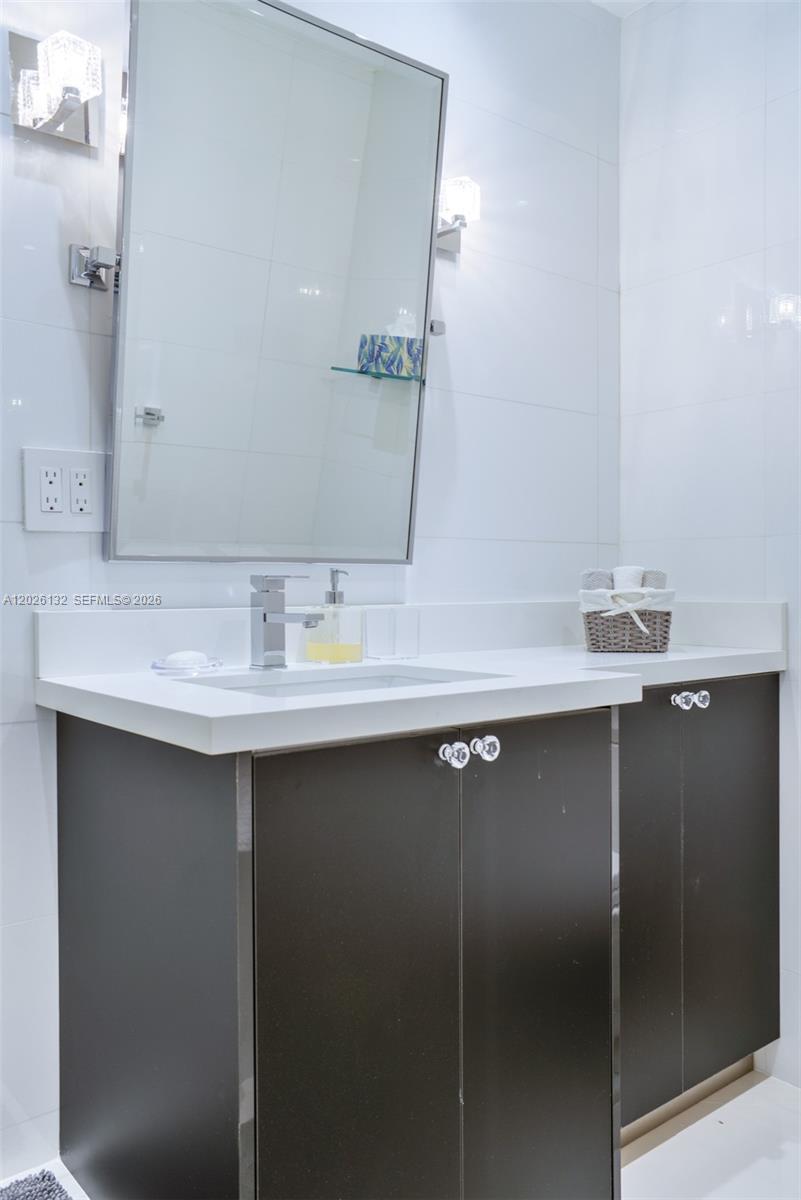 HEMISPHERES CONDO - Residential