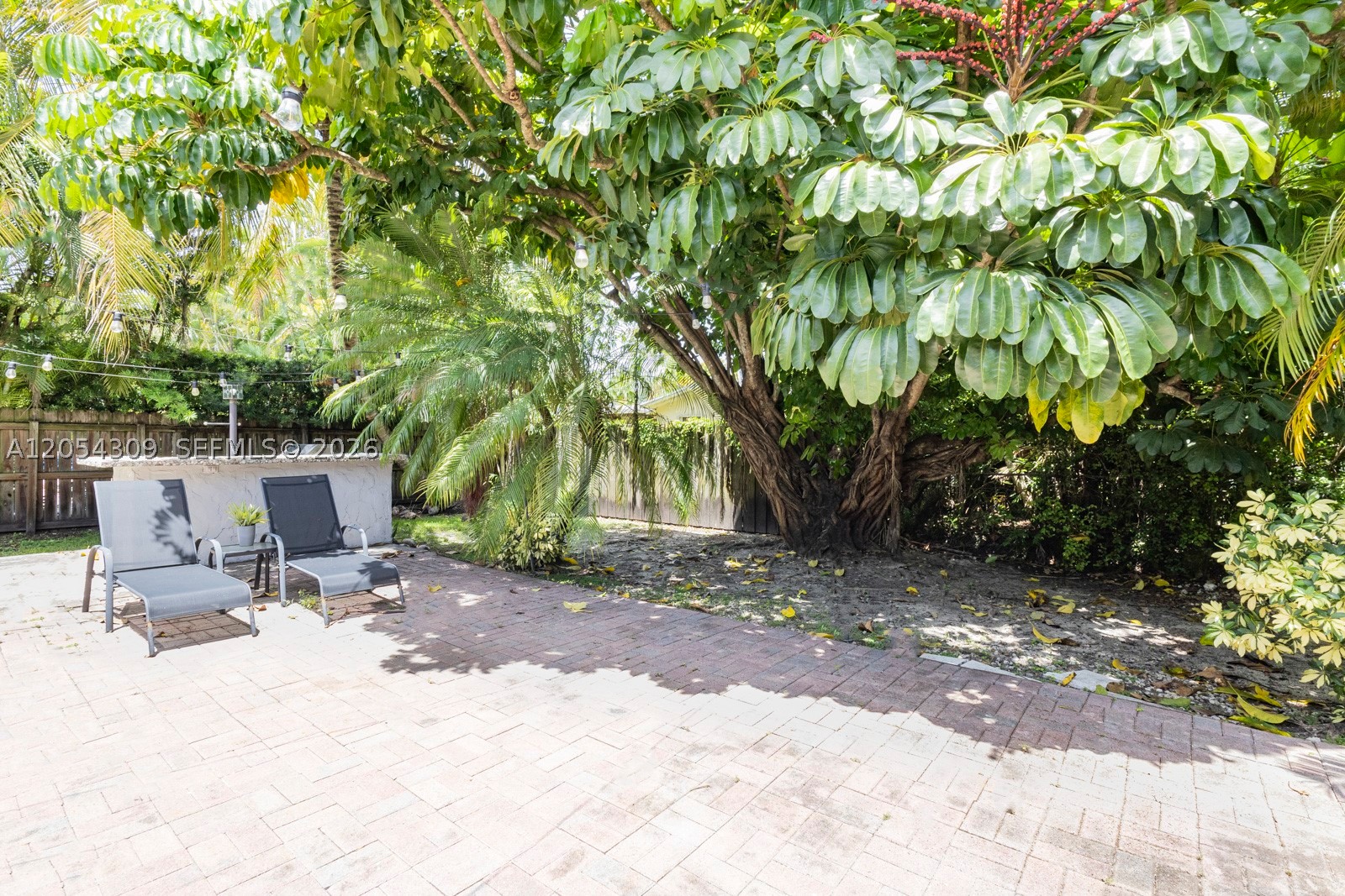 BEVERLY GARDENS - Residential Lease