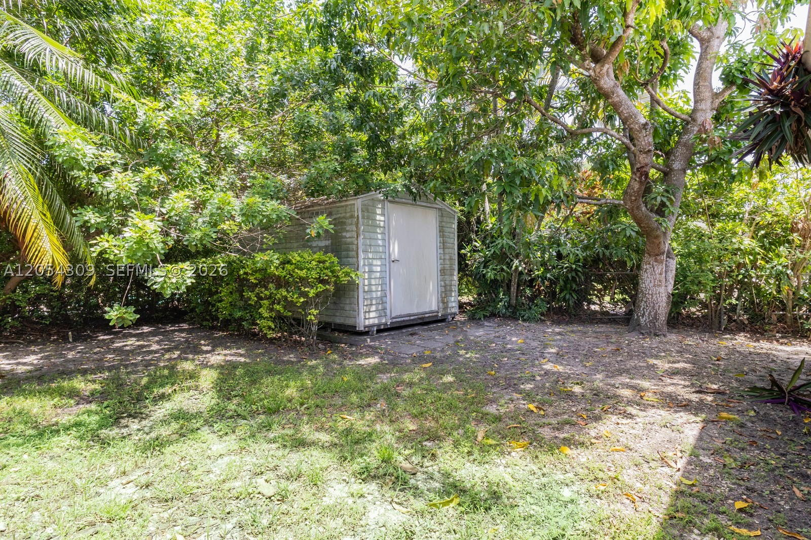 BEVERLY GARDENS - Residential Lease