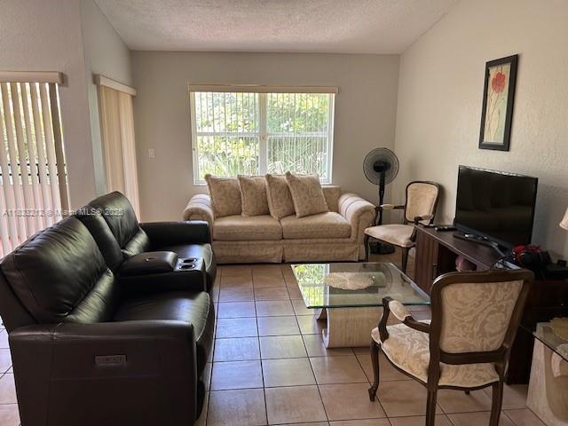 CALAIS CONDO - Residential