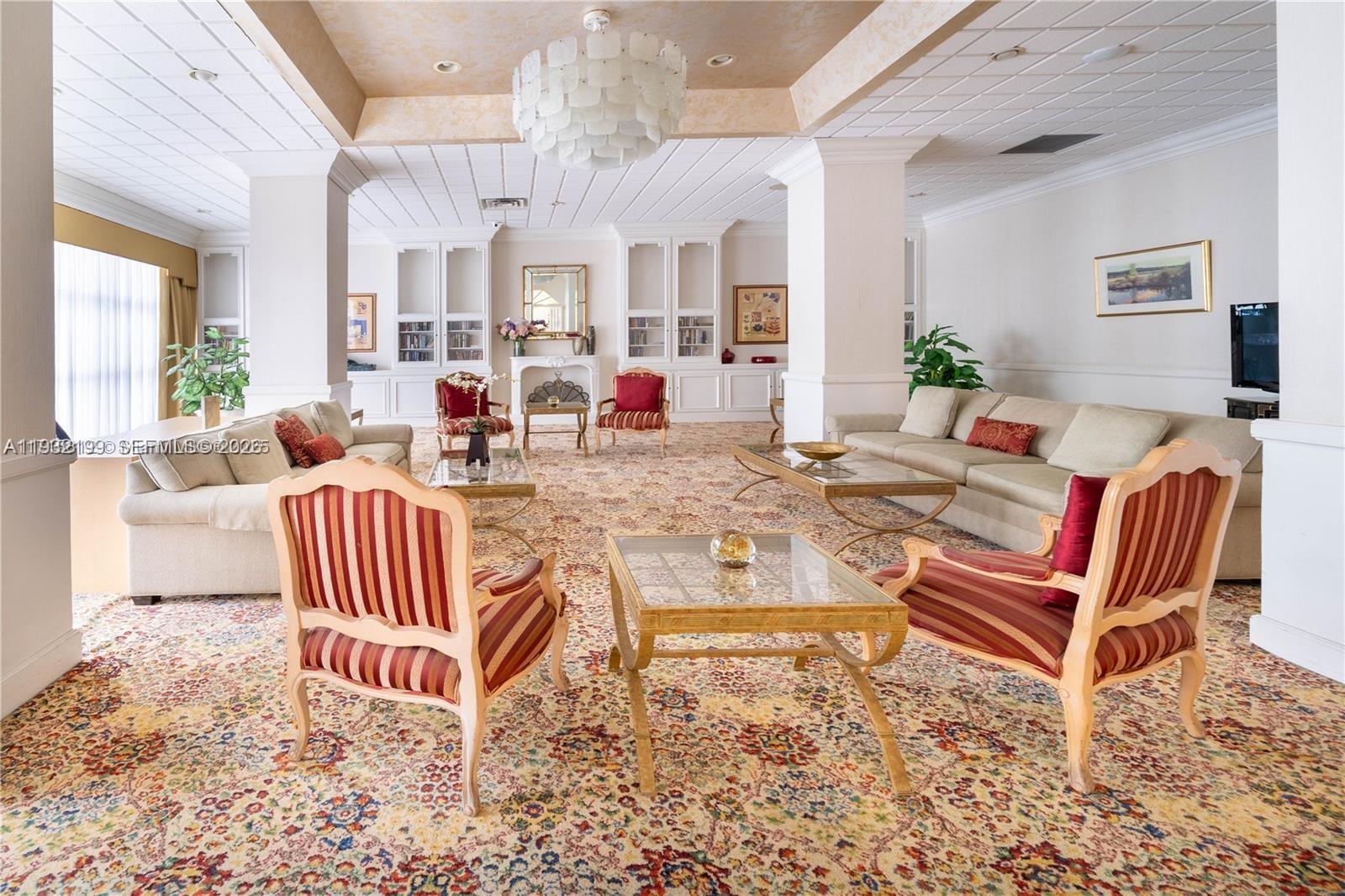 HALLMARK OF HOLLYWOOD CON - Residential