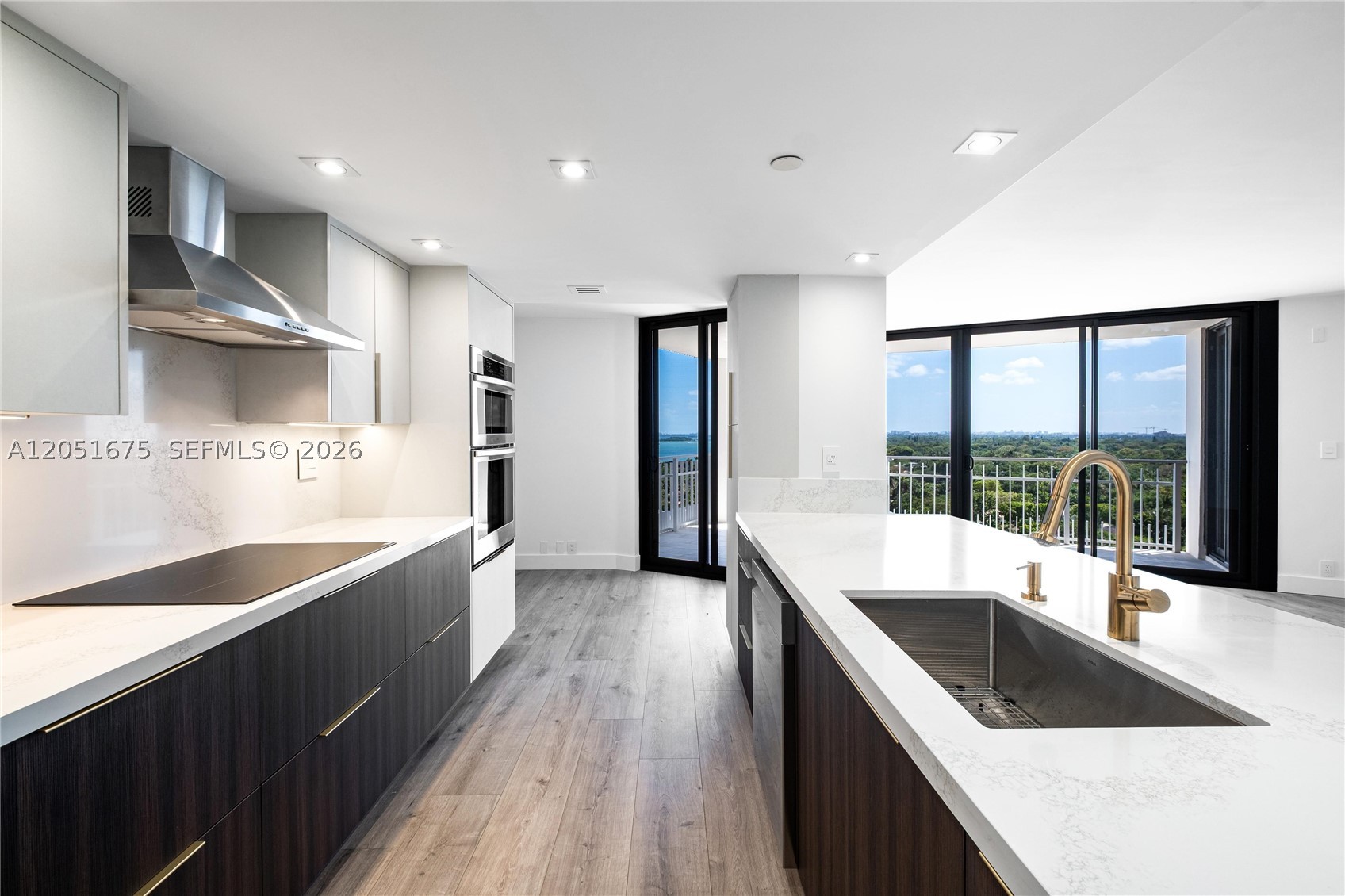 TOWERS OF QUAYSIDE CONDO - Residential Lease
