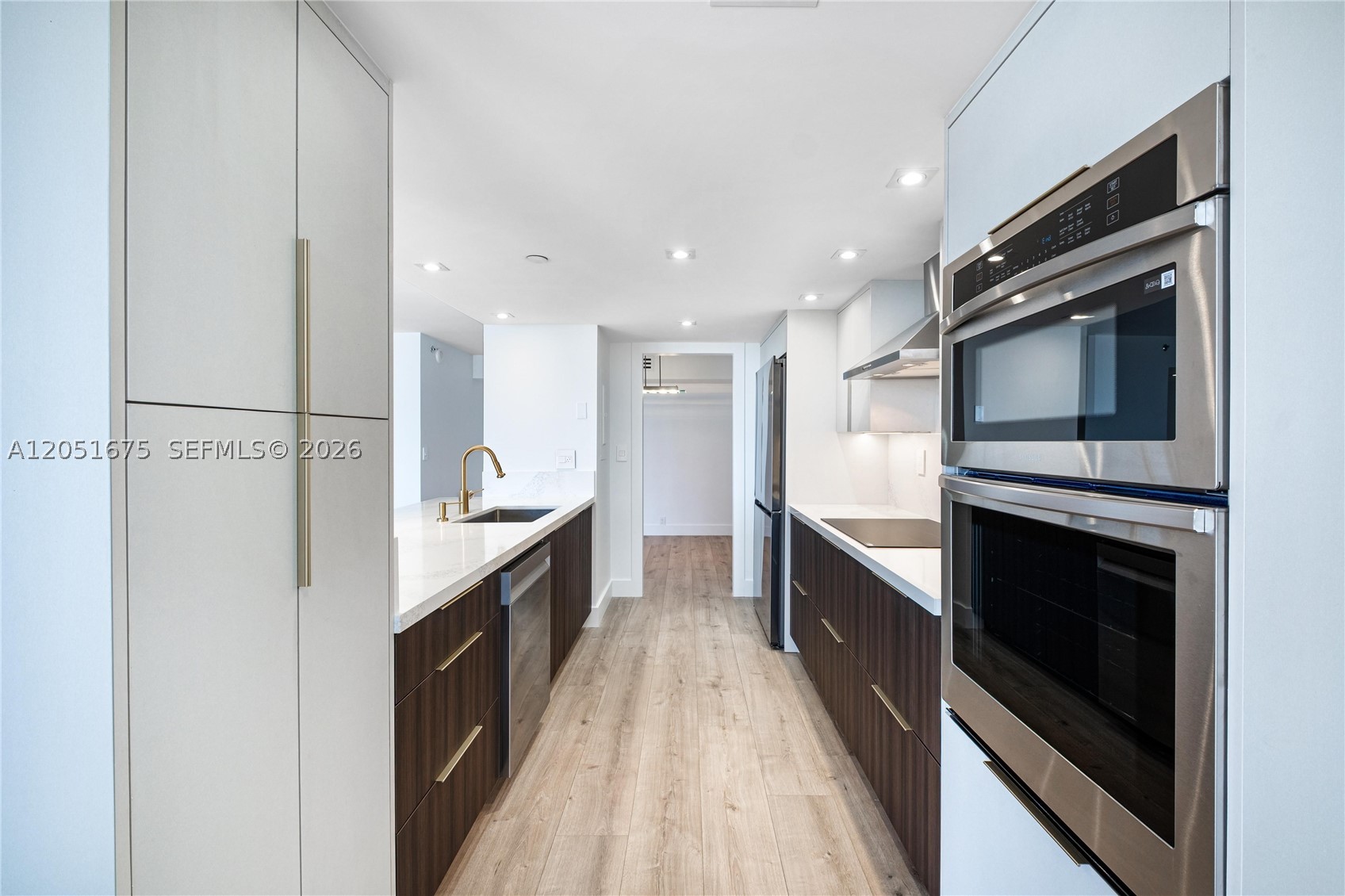 TOWERS OF QUAYSIDE CONDO - Residential Lease