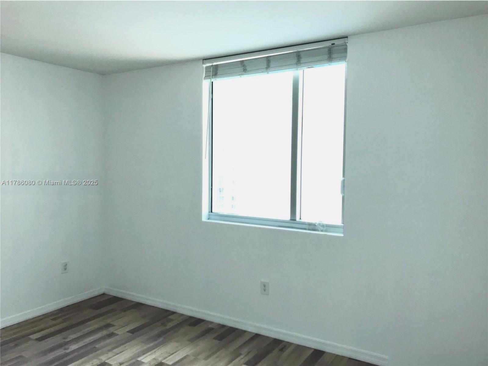 500 BRICKELL WEST CONDO - Residential