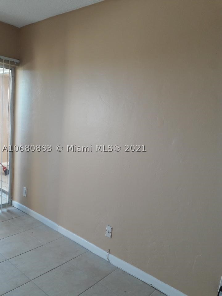 LAKES OF INVERRARY CONDO - Residential
