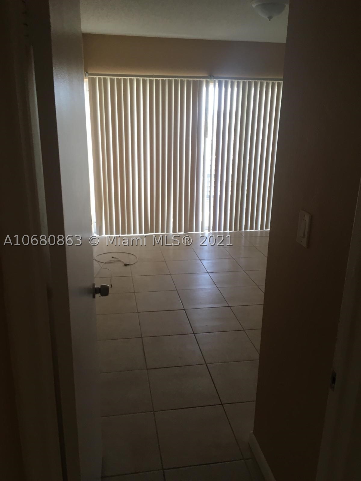 LAKES OF INVERRARY CONDO - Residential