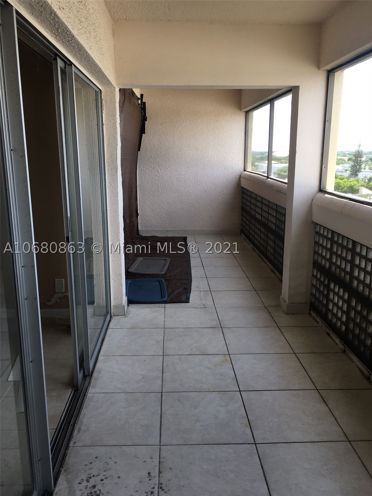 LAKES OF INVERRARY CONDO - Residential