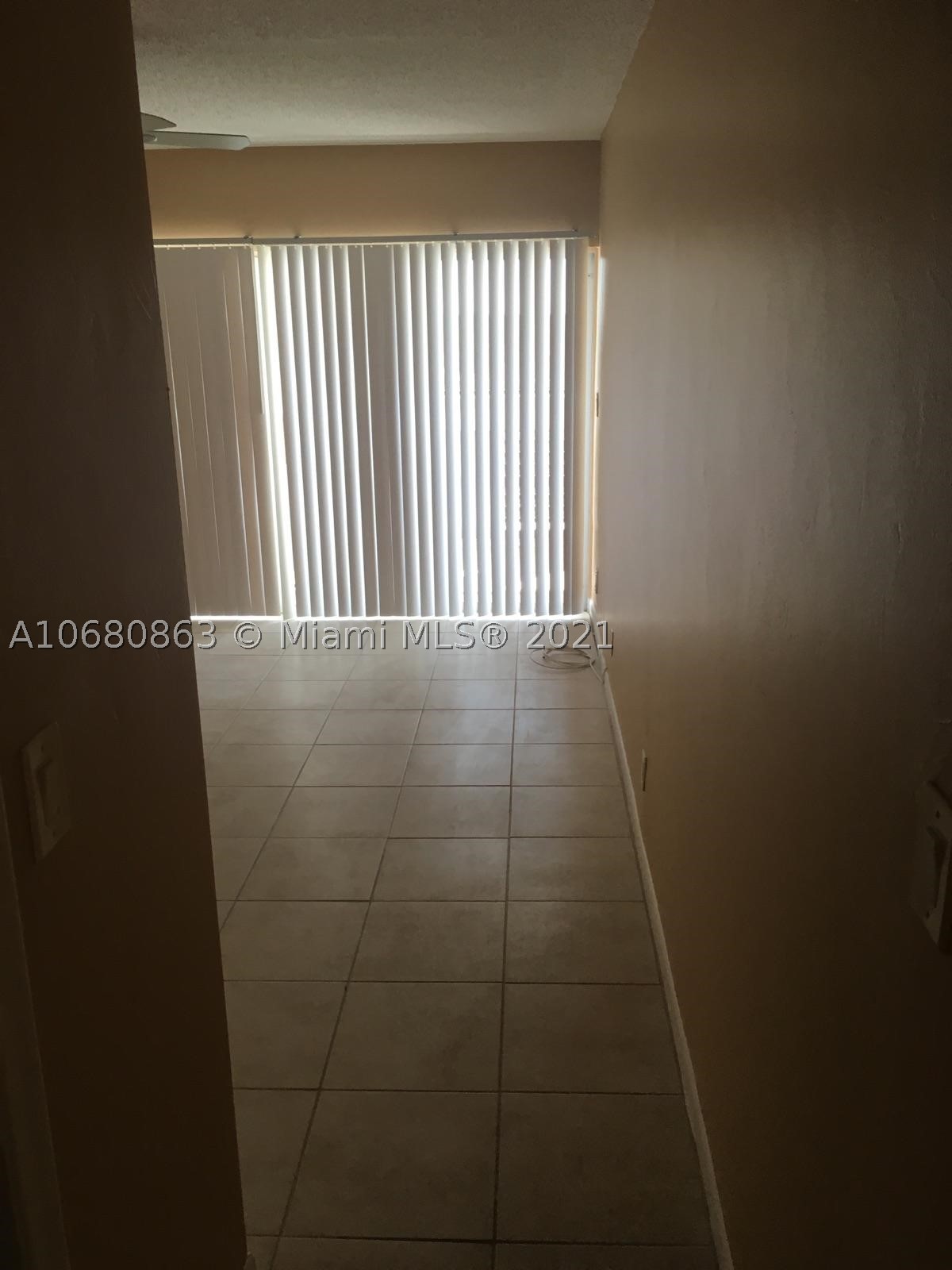 LAKES OF INVERRARY CONDO - Residential