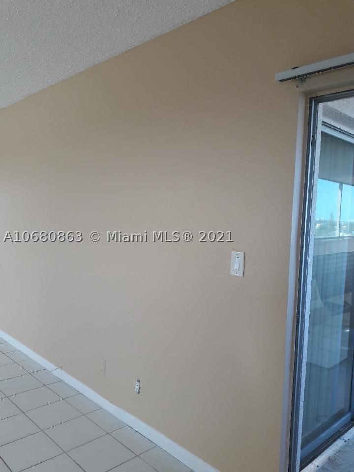 LAKES OF INVERRARY CONDO - Residential