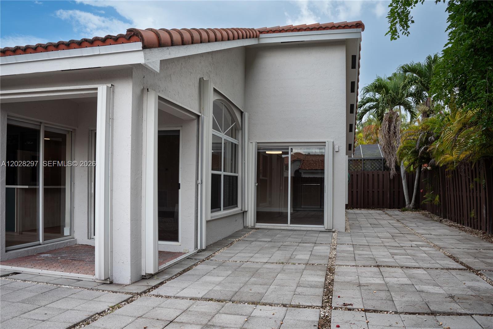 DORAL ISLES CAYMAN - Residential Lease