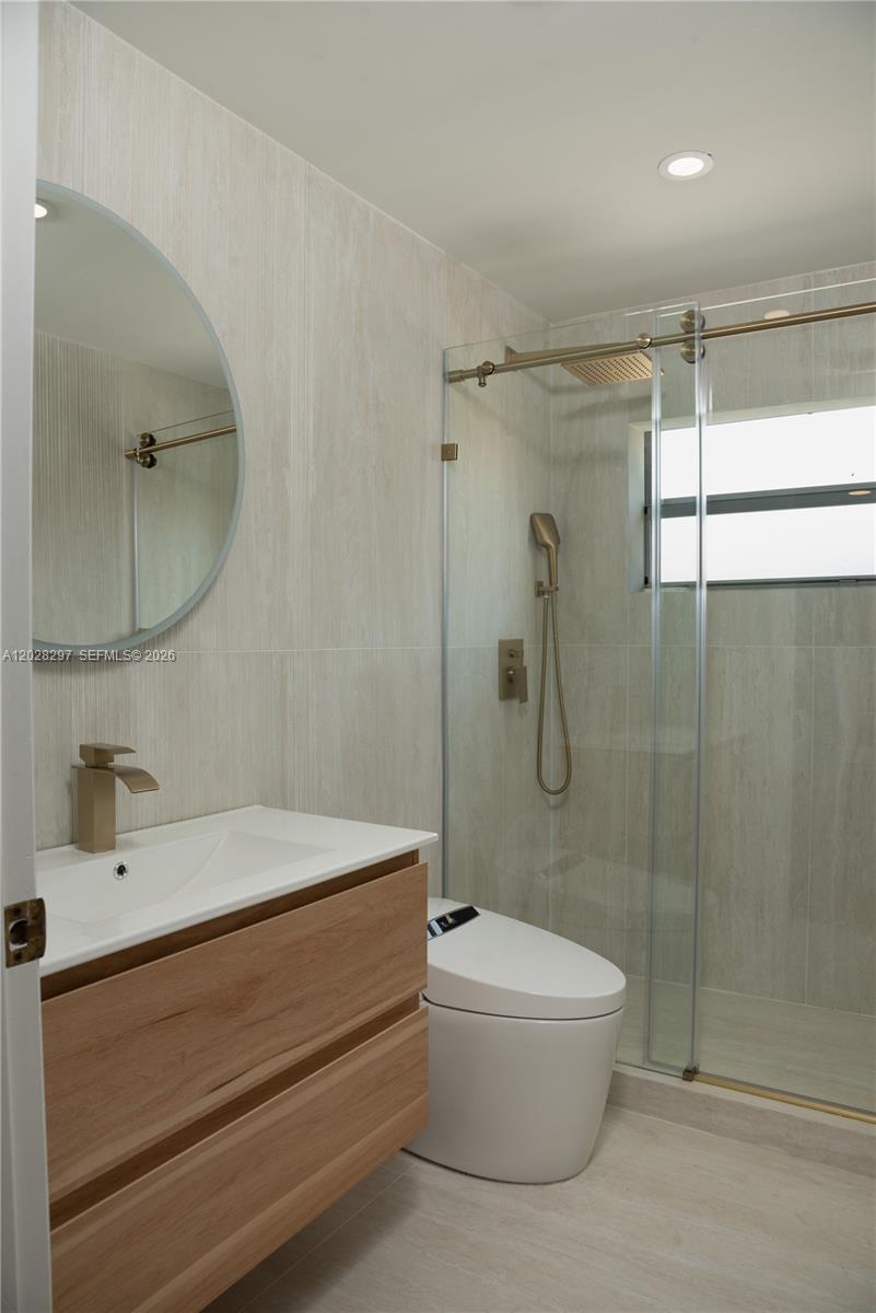 DORAL ISLES CAYMAN - Residential Lease