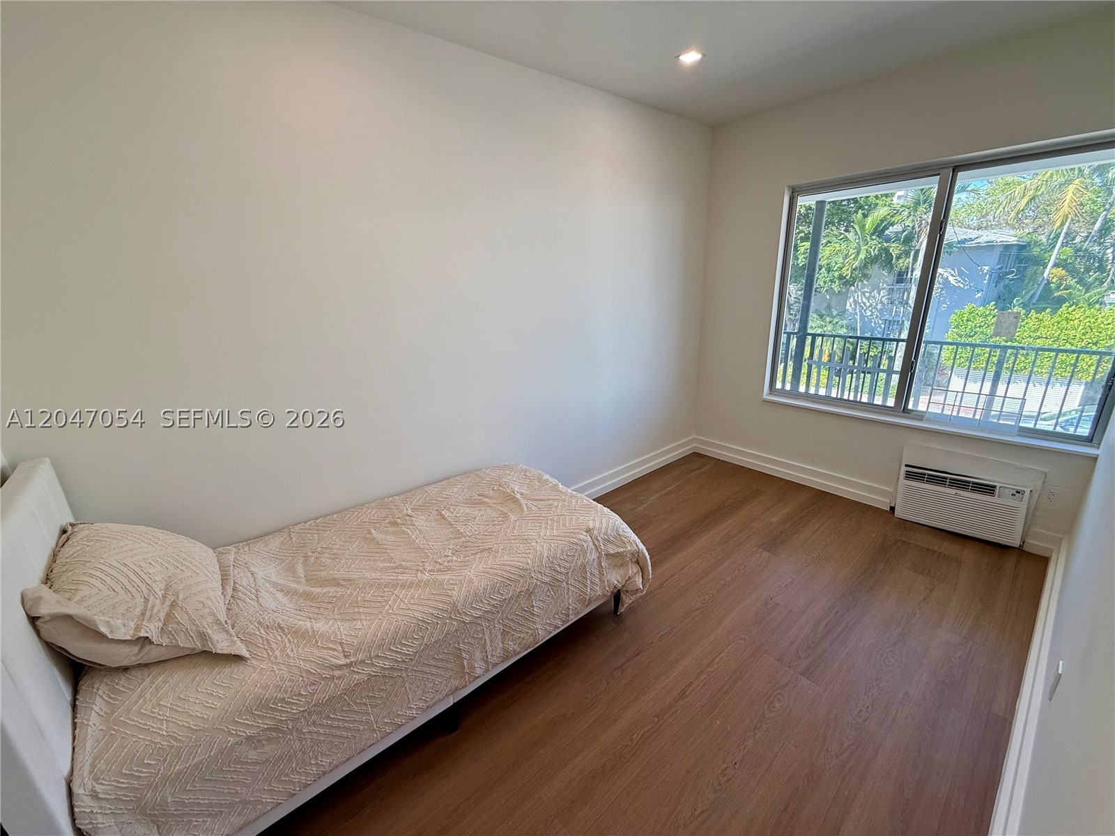 COMMERCIAL SUB - Residential Lease