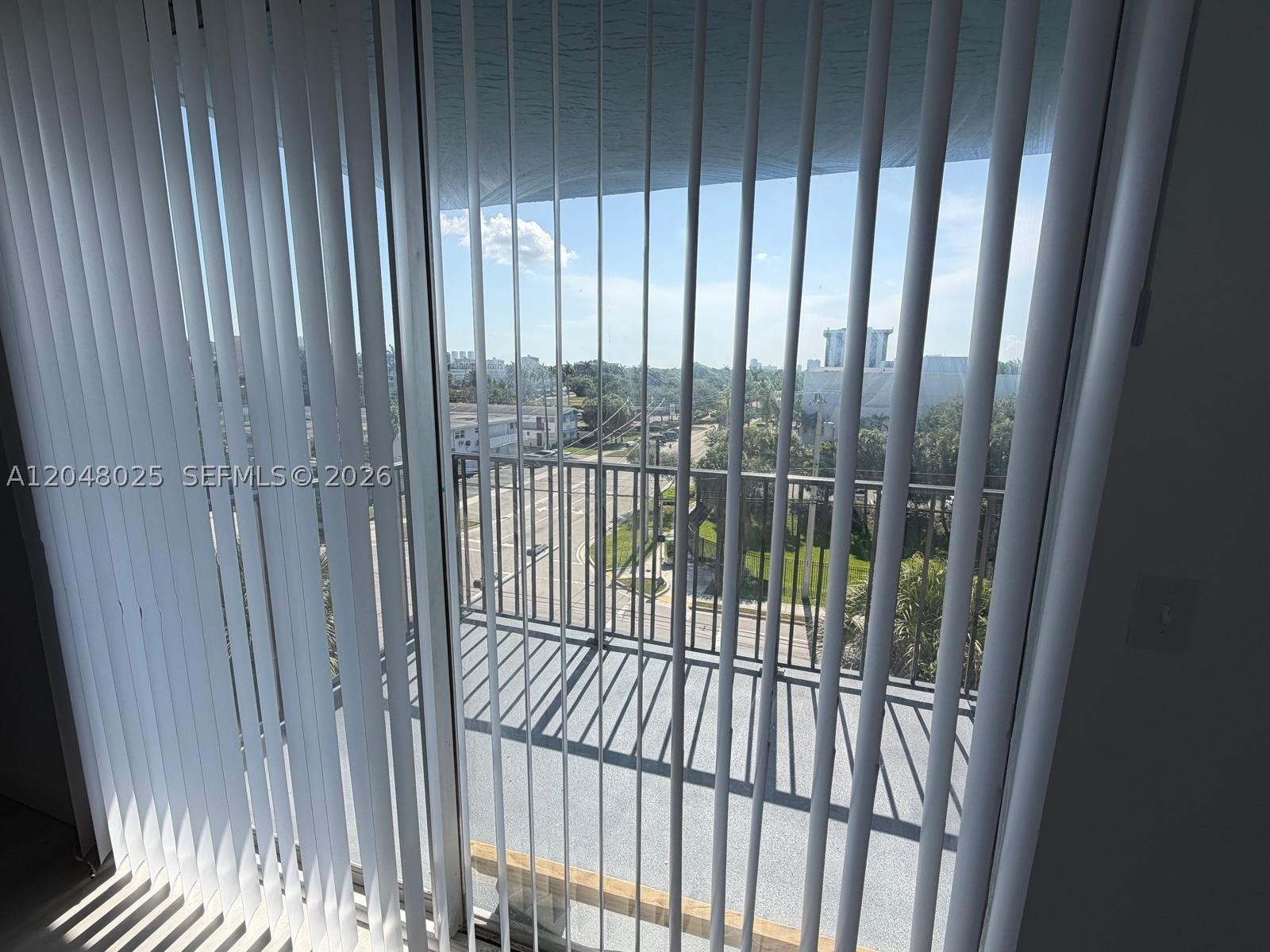 12590 CORONADO TOWERS CON - Residential