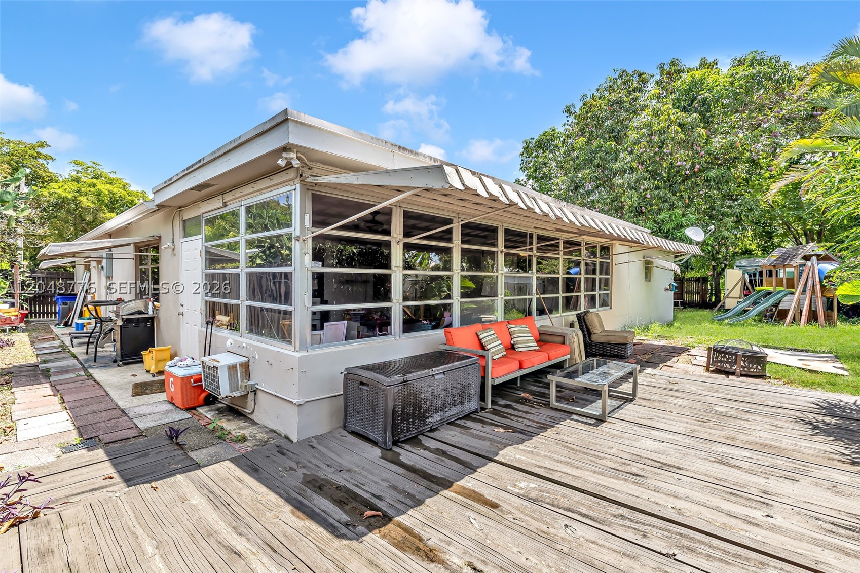 OAKLAND HILLS 1ST SEC - Residential
