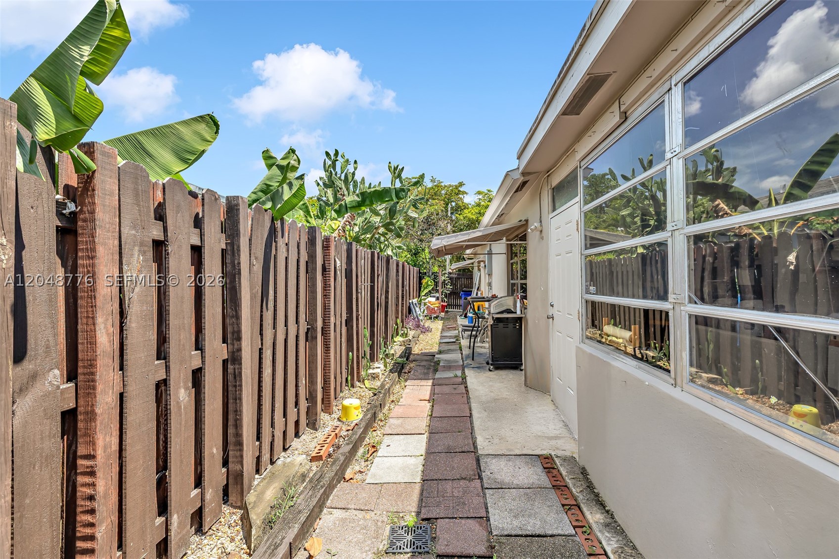 OAKLAND HILLS 1ST SEC - Residential
