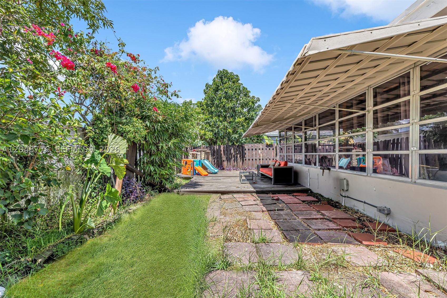 OAKLAND HILLS 1ST SEC - Residential