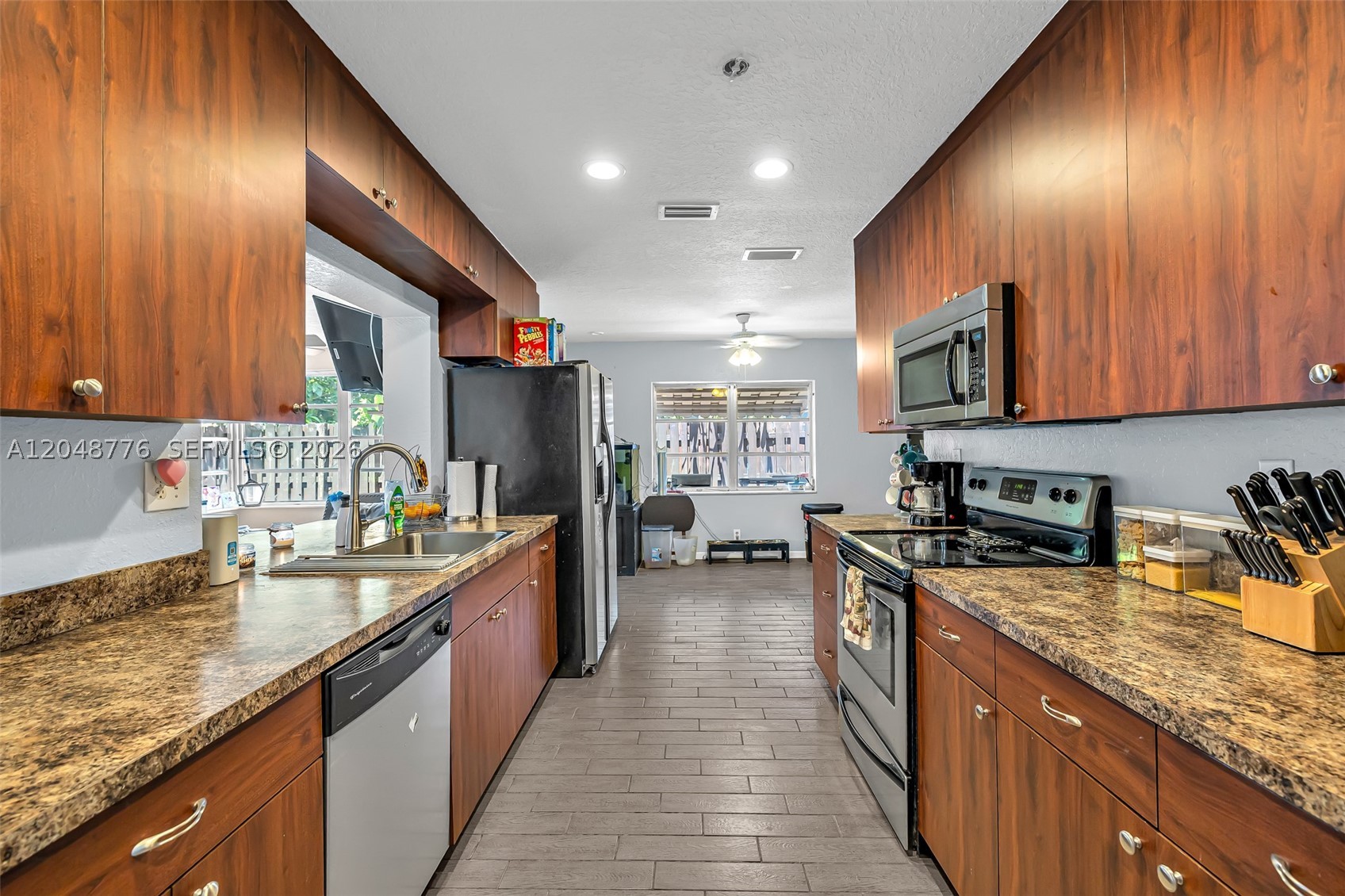 OAKLAND HILLS 1ST SEC - Residential