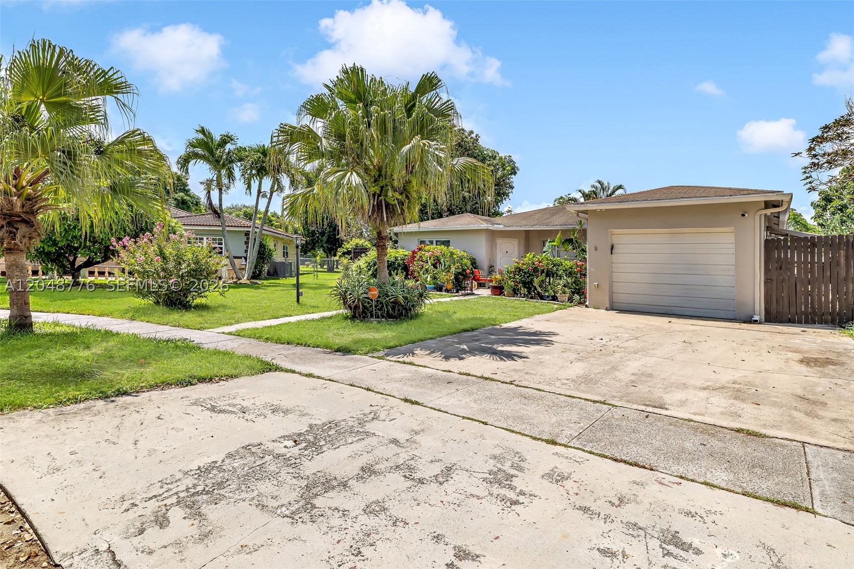 OAKLAND HILLS 1ST SEC - Residential