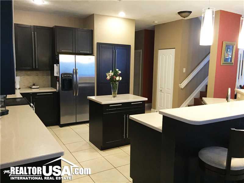 LAGUNA ISLES - Residential