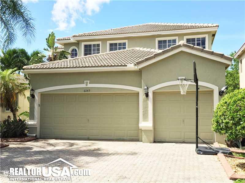 LAGUNA ISLES - Residential