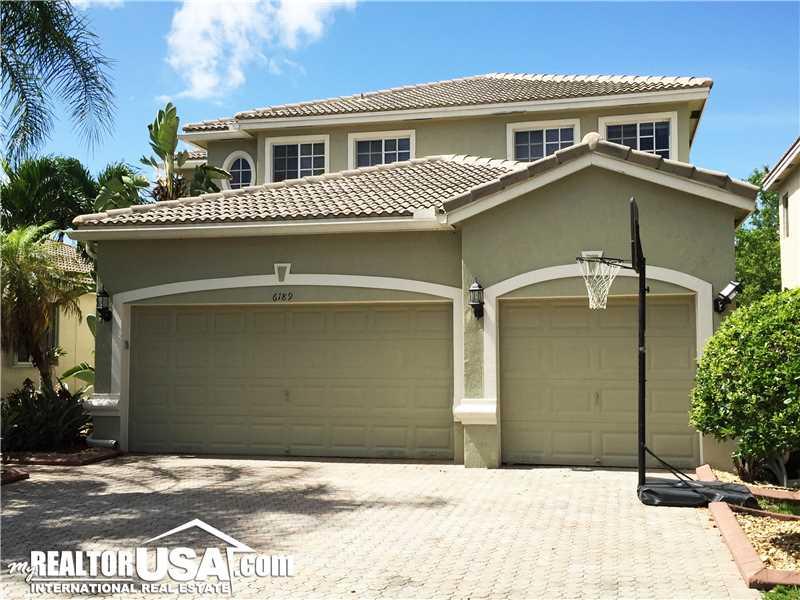 LAGUNA ISLES - Residential