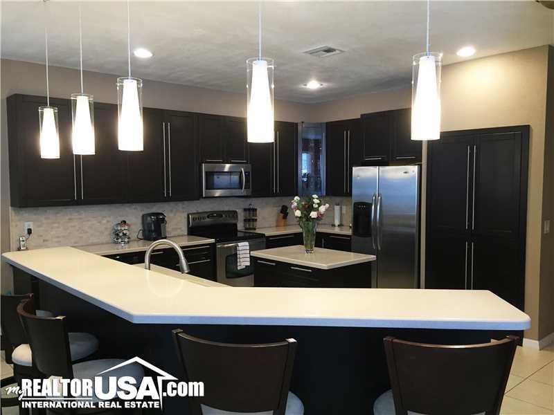 LAGUNA ISLES - Residential