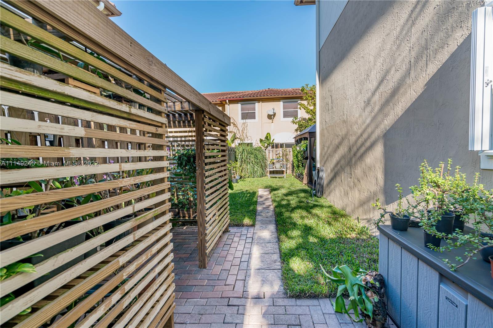 ESCADA - Residential