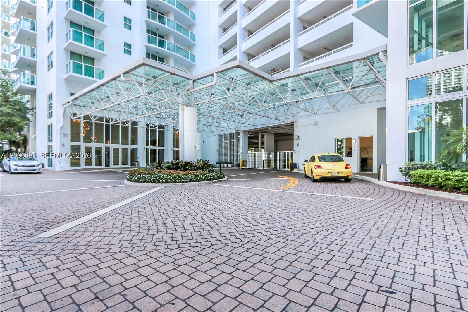 BRICKELL ON THE RIVER N T - Residential