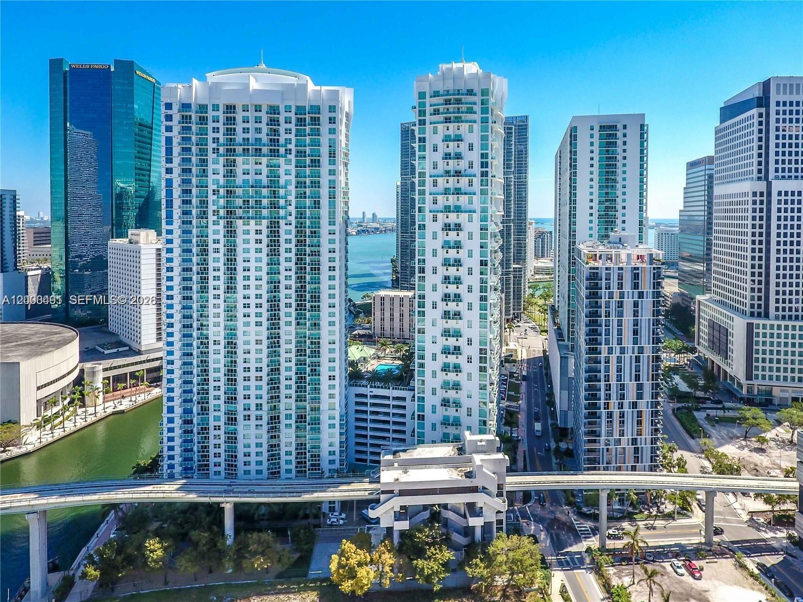 Amazing with panoramic view from every room, 3 bedrooms, 2.5 bathrooms, corner on the 42nd floor, very close to shopping center, entertainment at Brickell City Center, incredible amenities including two swimming pools, jacuzzi, sauna and steam room, two story fitness center, 24 hours concierge, valet parking, charge for electricity car stations, two garages covered, very good Investment, easy showing ..
It is the buyer's responsibility to verify and check all the information about the unit