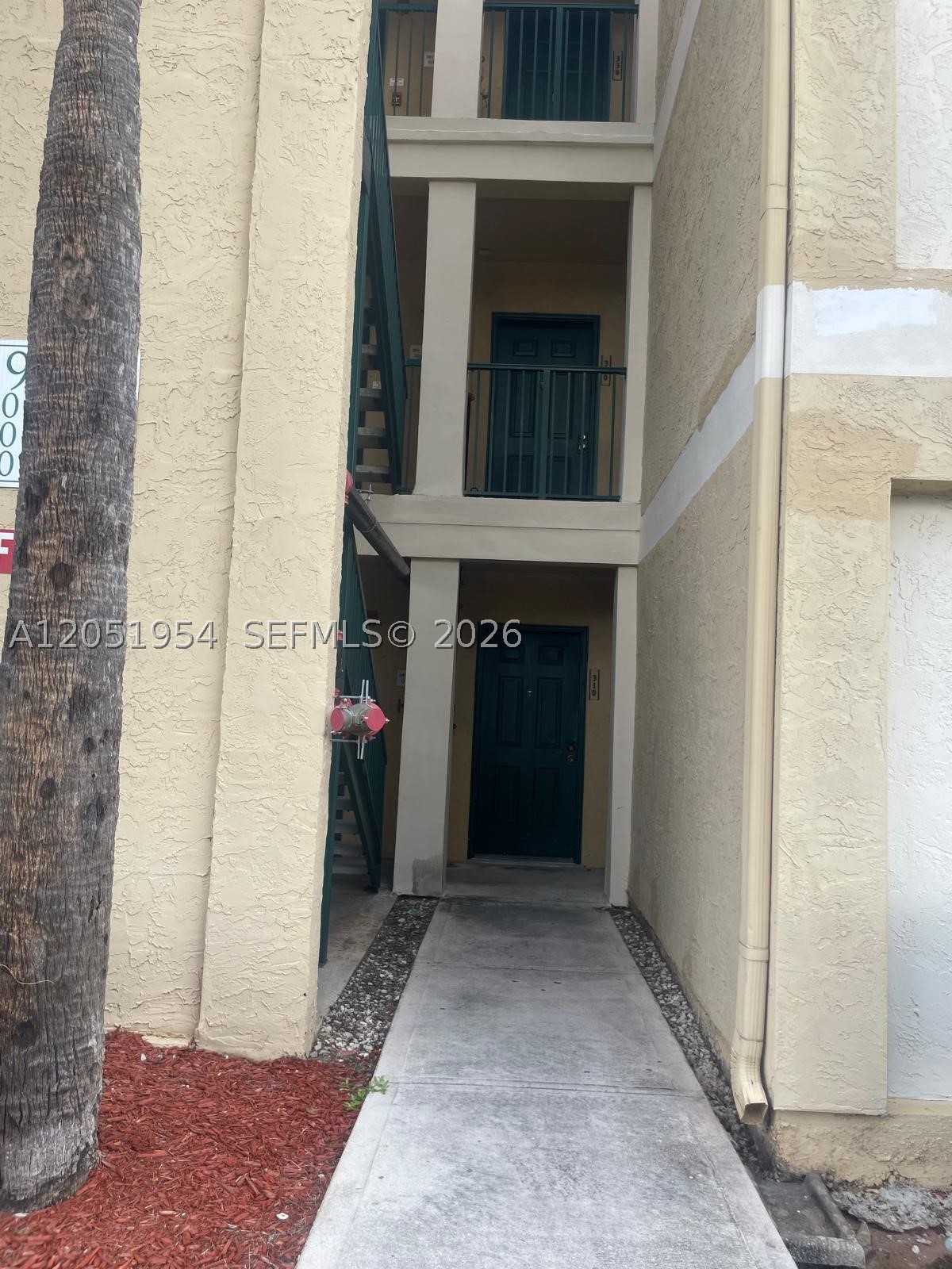 SAVANNAH AT RIVERSIDE CON - Residential Lease
