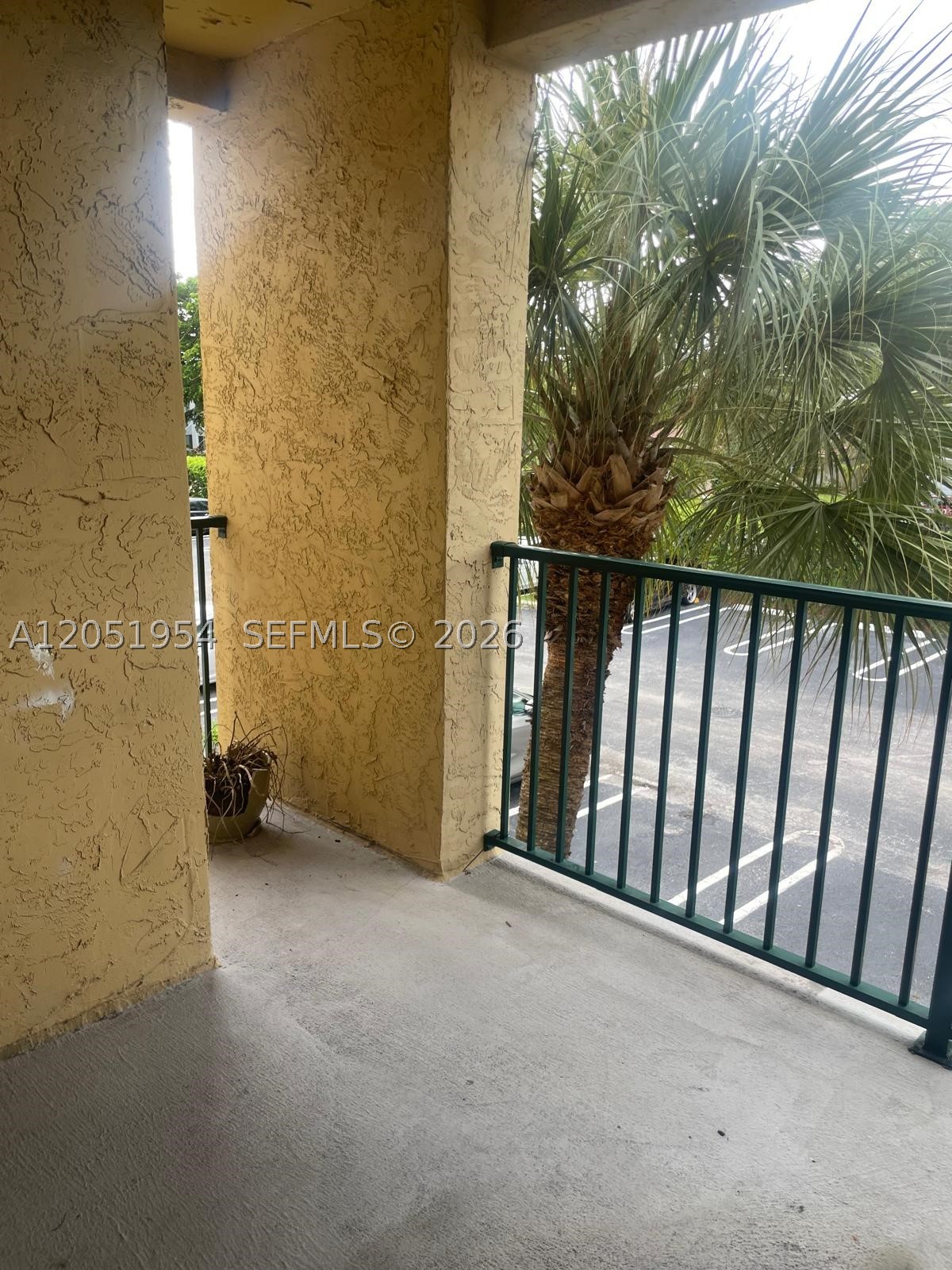 SAVANNAH AT RIVERSIDE CON - Residential Lease