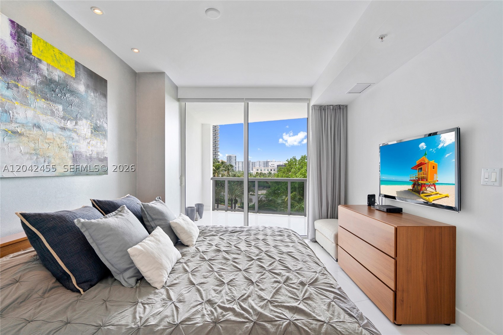 TRUMP ROYALE CONDO - Residential