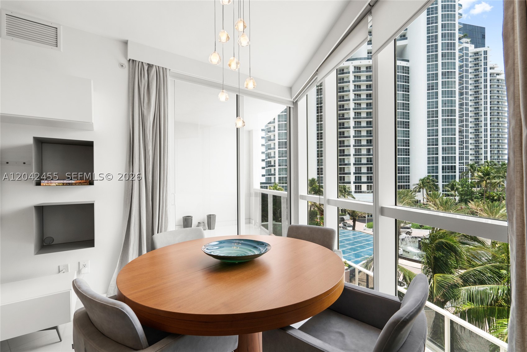 TRUMP ROYALE CONDO - Residential