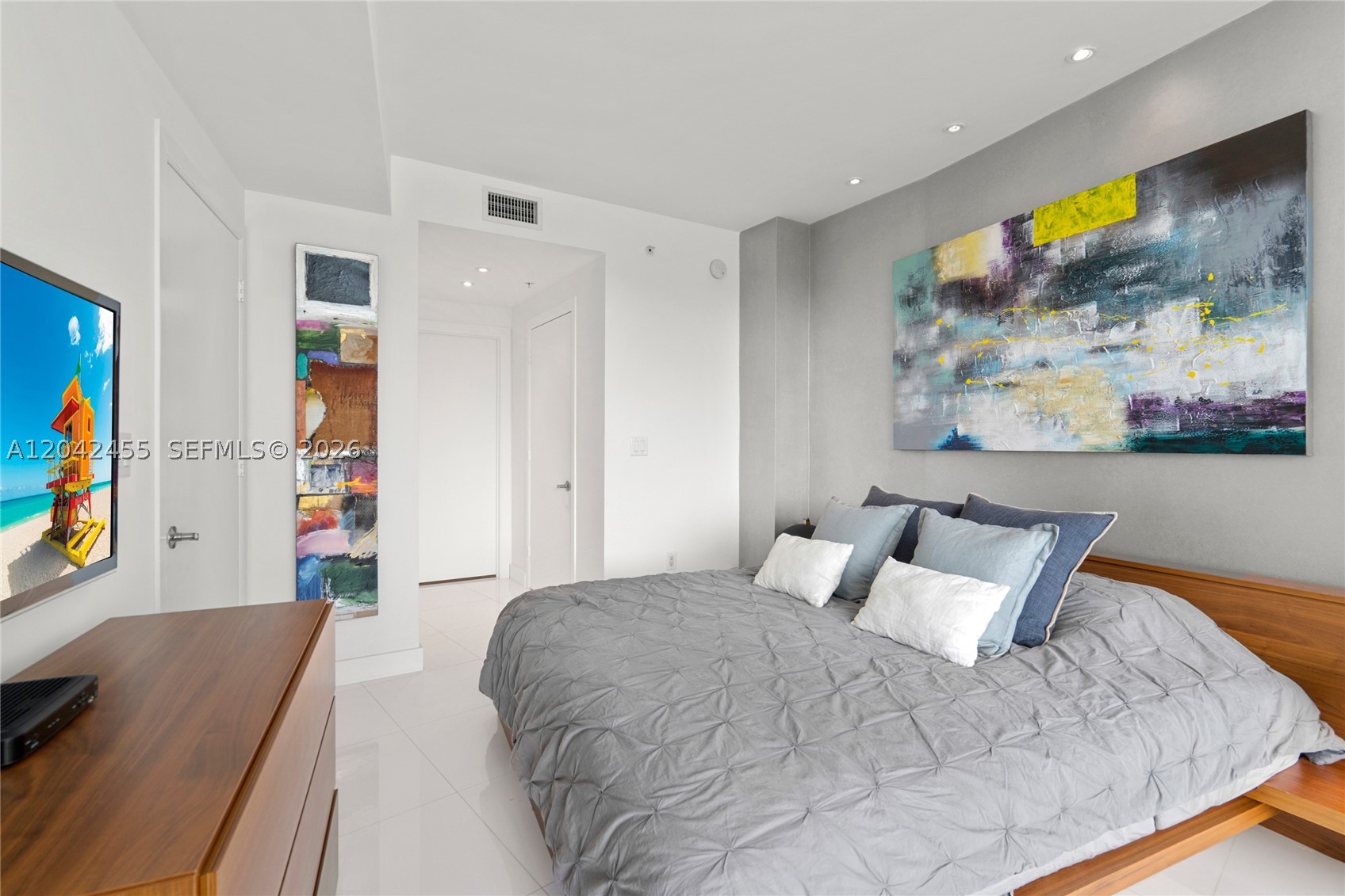 TRUMP ROYALE CONDO - Residential