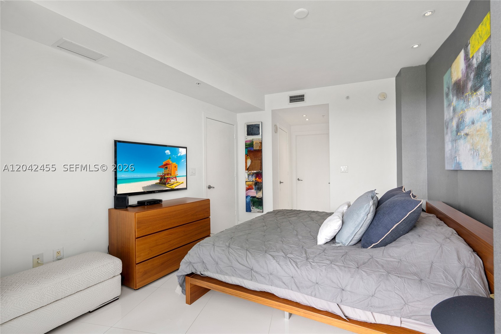 TRUMP ROYALE CONDO - Residential