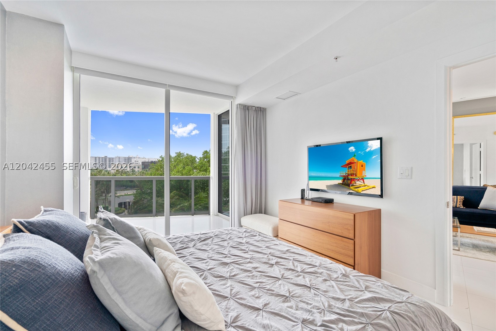 TRUMP ROYALE CONDO - Residential