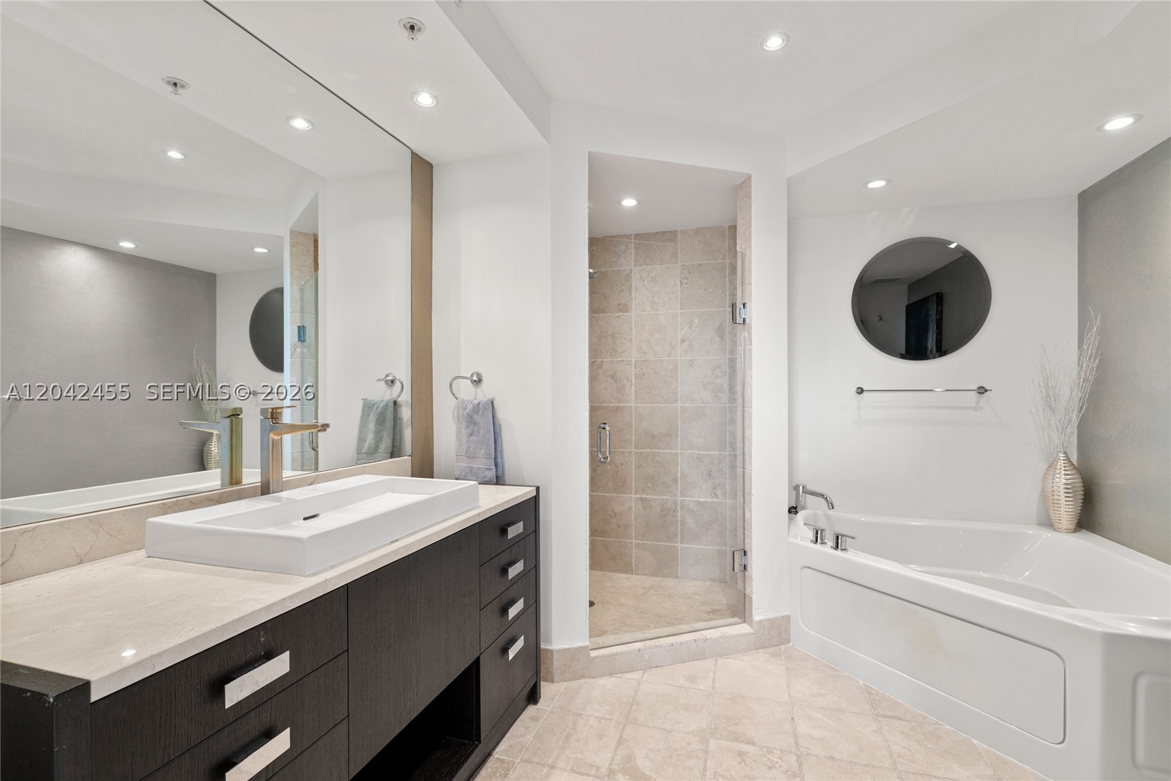 TRUMP ROYALE CONDO - Residential