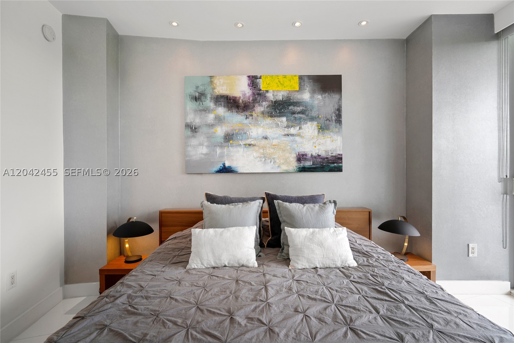 TRUMP ROYALE CONDO - Residential