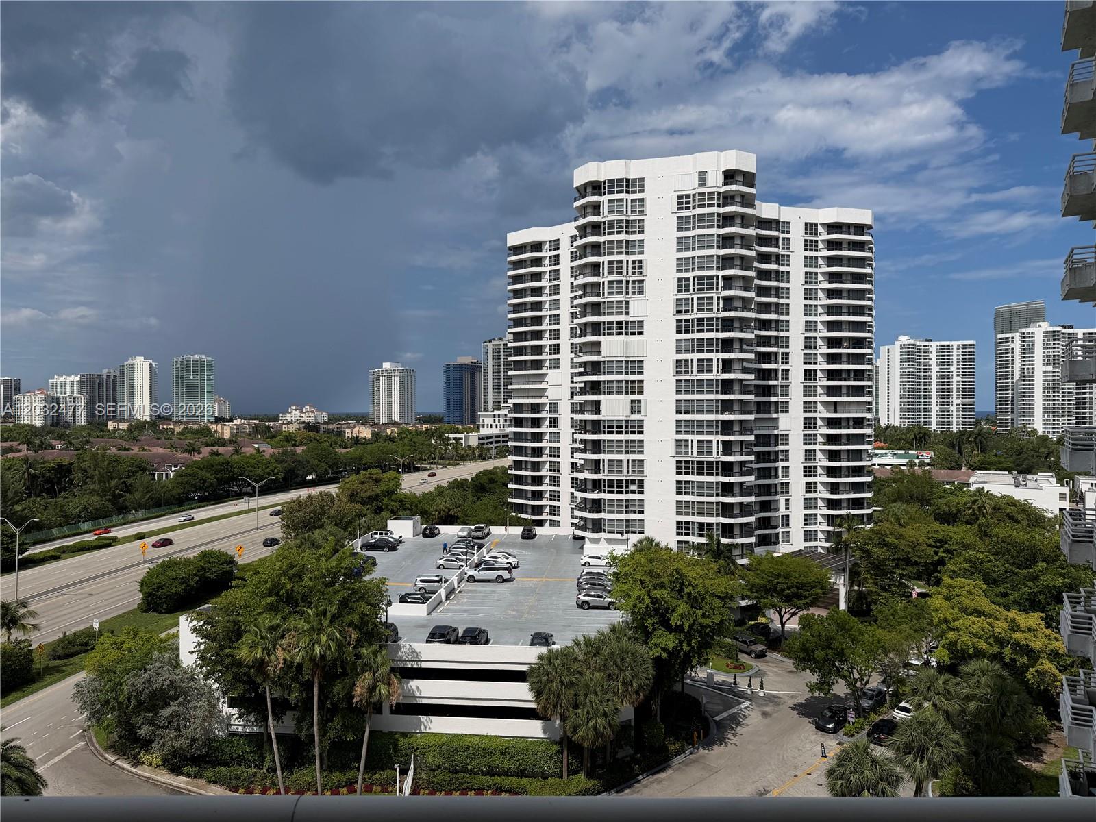 PARC CENTRAL AVENTURA EAS - Residential